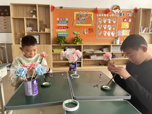 馬俊杰杜玉鑫作花.JPG